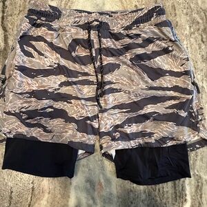 Savage Tacticians Shorts men's Large 32x6 Camo Lined Athletic Training Sav Tac